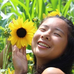 Meet your Posher, Joelle